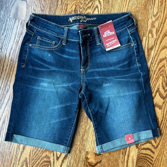 Arizona Jean Company Pants - NWT Arizona Jean Bermuda Shorts, size 5
